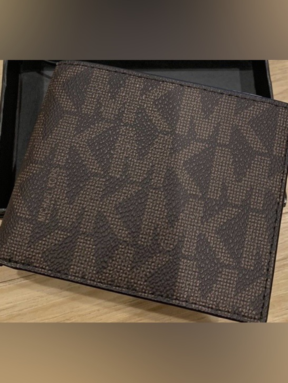 MK Jet Set Mens Slim Billfold - Brown/Black